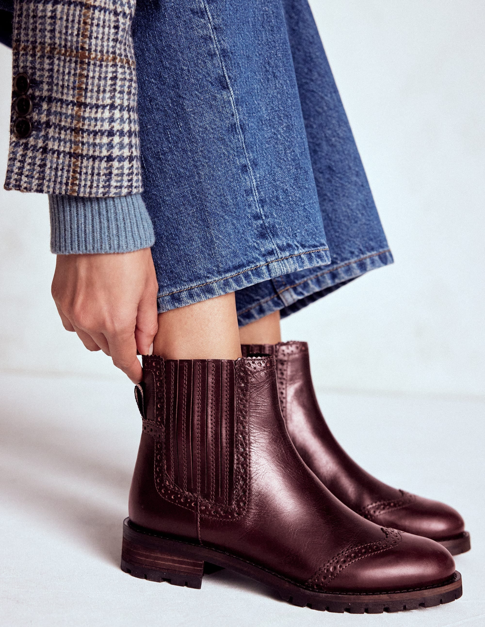 Brogue Detail Chelsea Boots-Oxblood