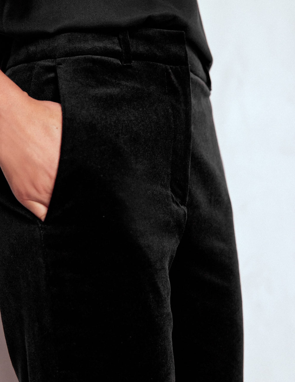 Fitted Velvet Flare Pants-Black