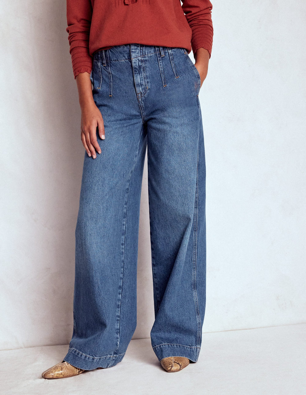 Stitch Detail Wide Leg Jeans-Mid Vintage
